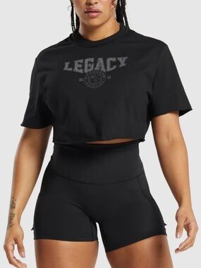 Gymshark Black Cropped Graphic Tee
